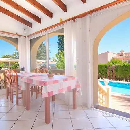 Villa Almendros - *