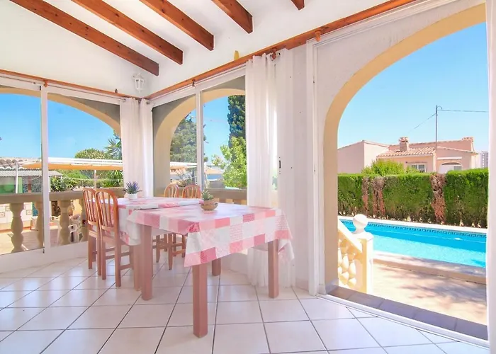 Villa Almendros - *